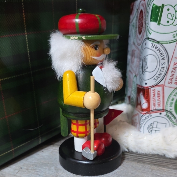 Kirkland Signature | 6" Wood Golfer Christmas Nutcracker Decoration - Picture 2 of 7